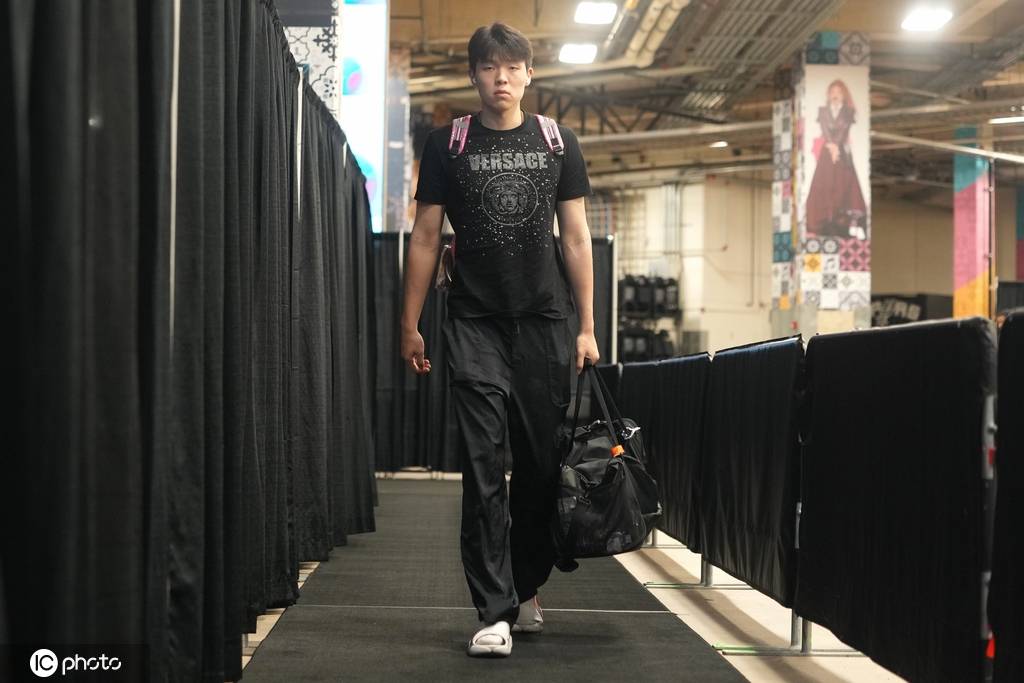 杨瀚森12+9+4马鲁阿奇19+11 赌城夏联开拓者负太阳
